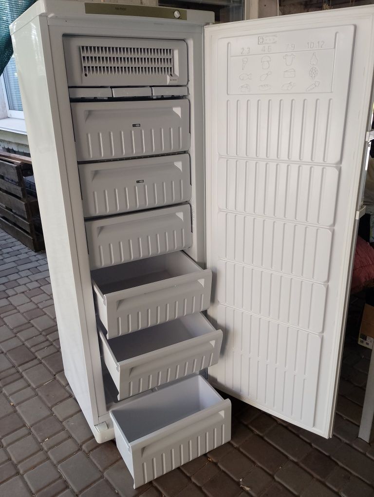 Морозильна камера Indesit no frost