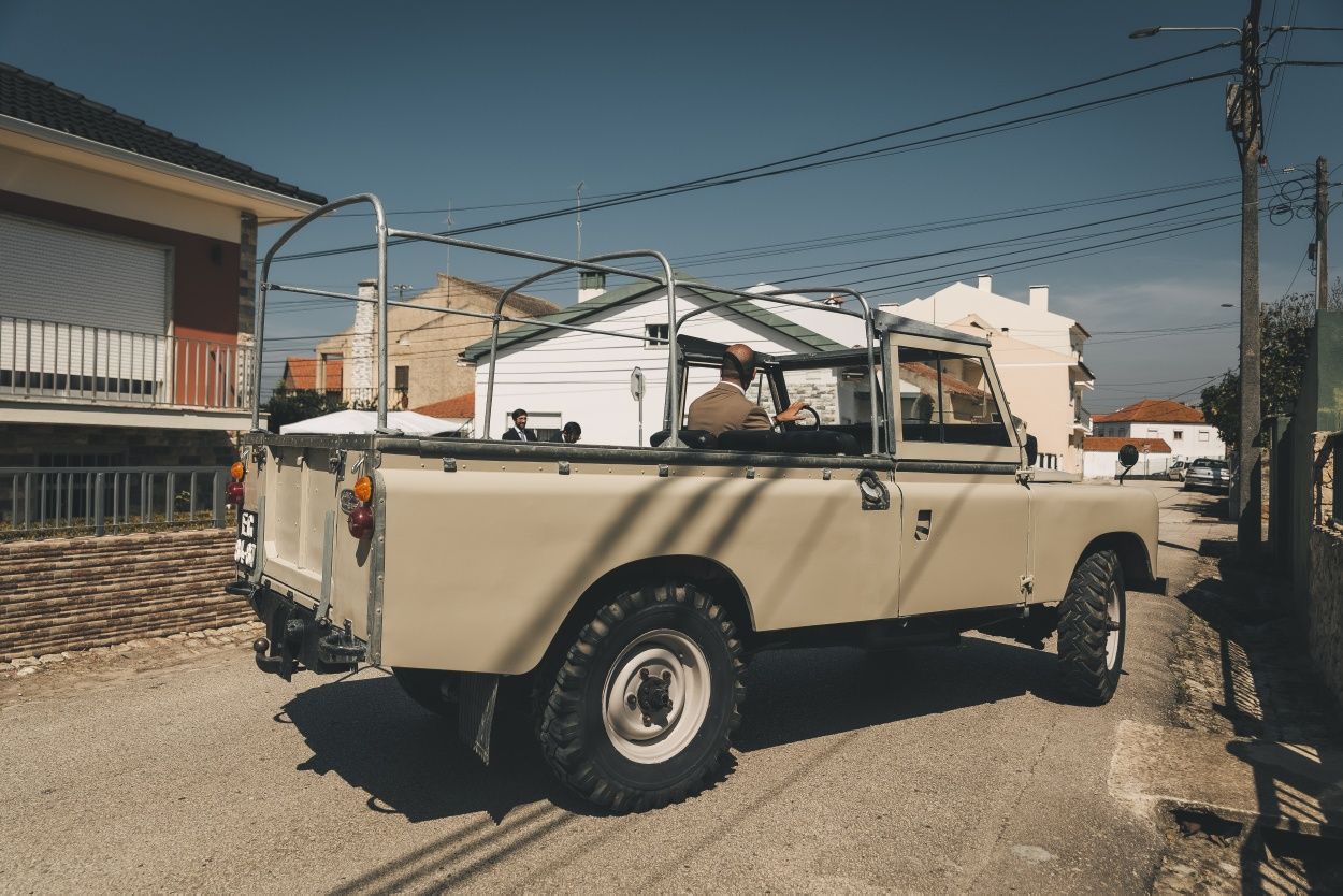 Aluguer Carro Jipe Clássico Land Rover Serie IIA Eventos e Casamentos