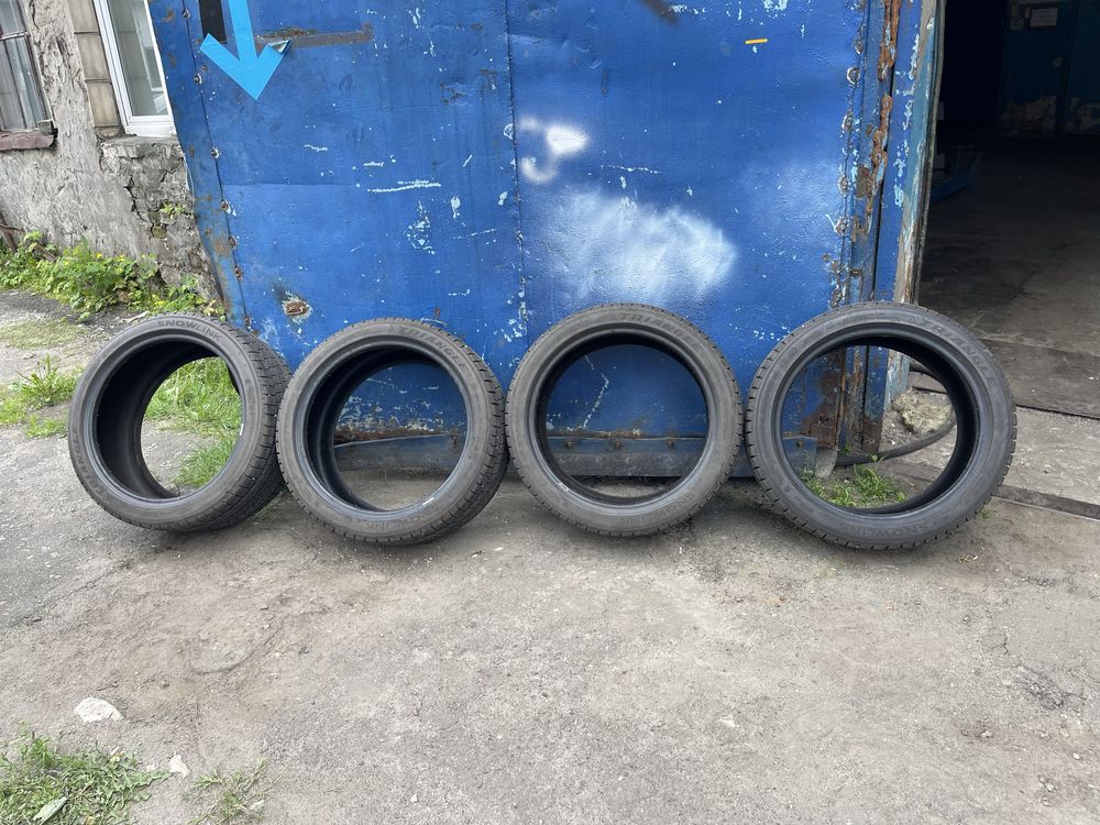 Продам зимние шины TRIANGLE 255/40 R19 100V