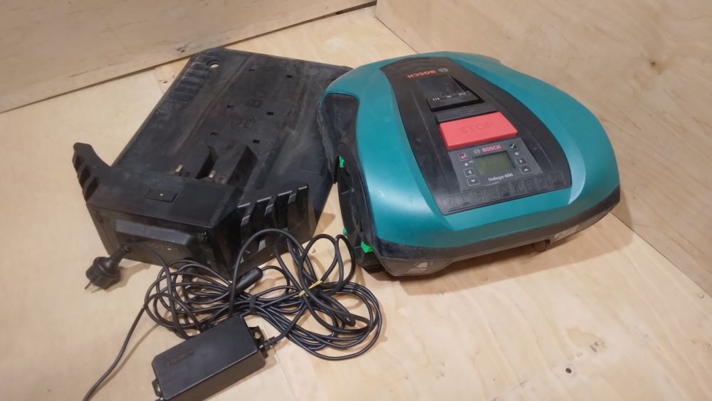 Robot koszący Bosch Indego 400 kosiarka samojezdna Bosch