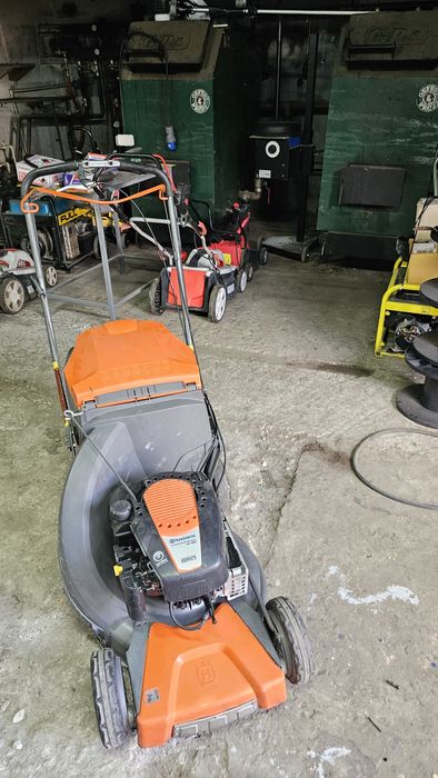 Газонокосилка Husqvarna ls48v 650 самохідна 

LC 48V