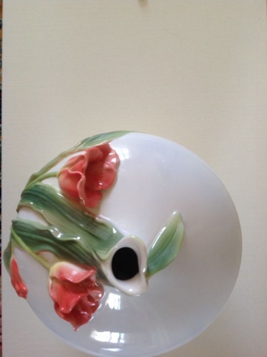 Фарфоровая ваза "Красный тюльпан" (Китайский фарфор)