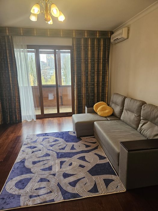 Центр Оренда 2к квартири метро Печерська бульвар Лесі Українки 24