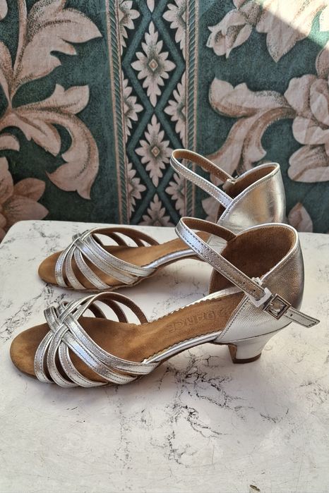 р.30 Дитячі босоніжки для бальних танців туфлі