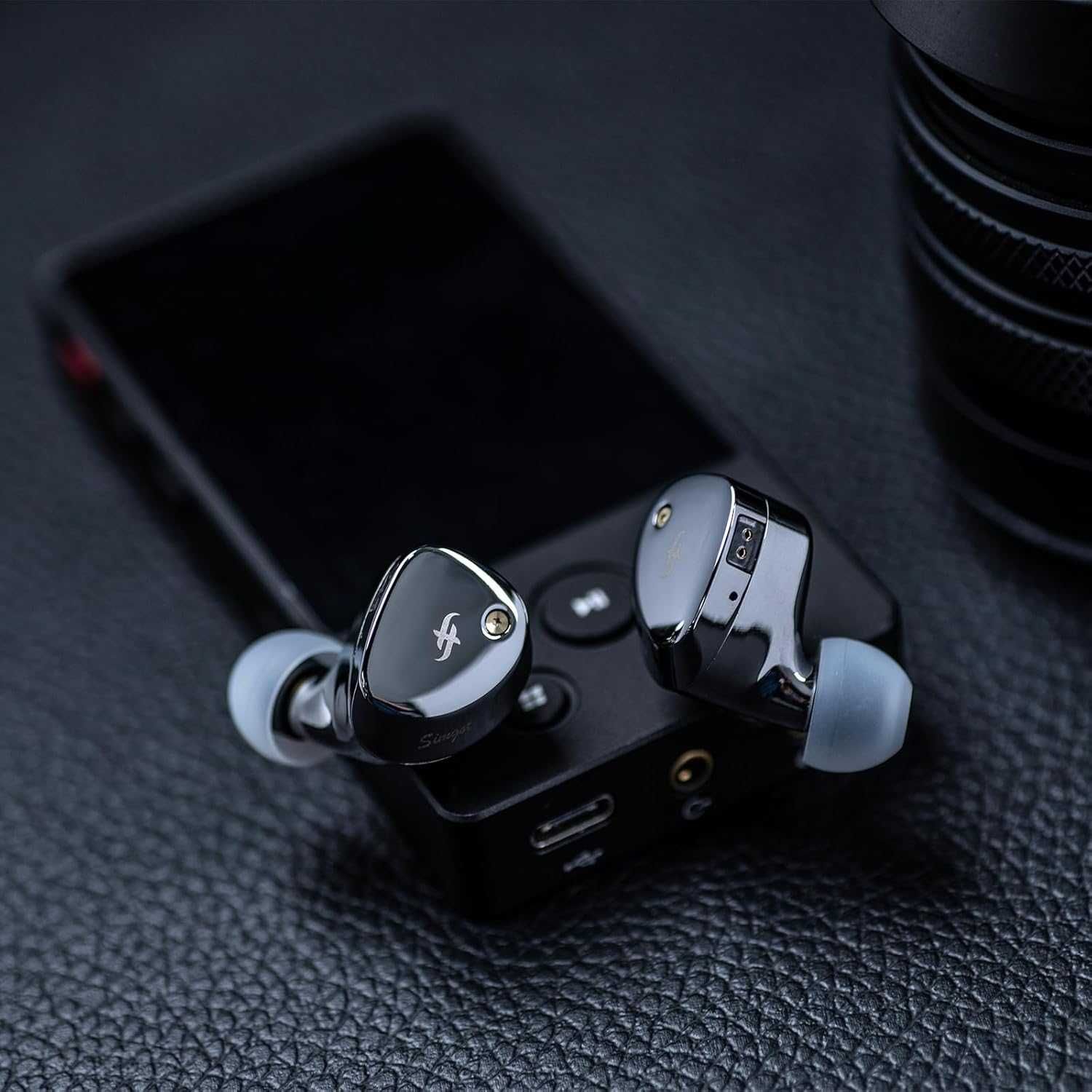 ⇒ SIMGOT ET142 - гибридные проводные iem's наушники (1Planar + 1PZT)