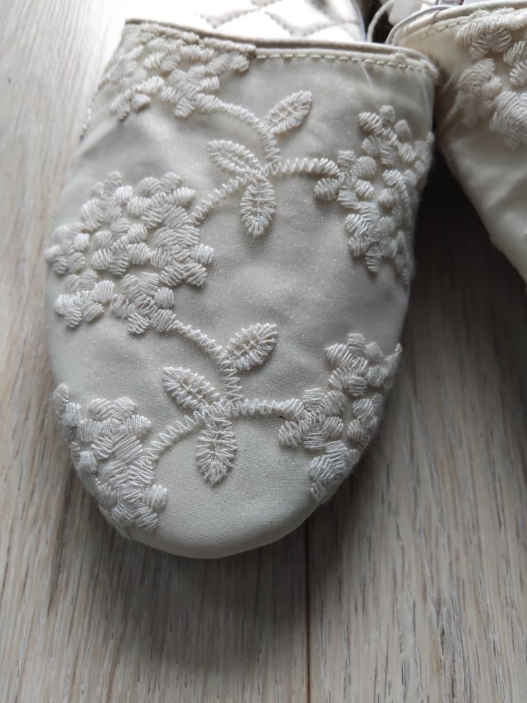 nowe Zara Home 38 (24 cm) eleganckie lekkie pantofle domowe kapcie