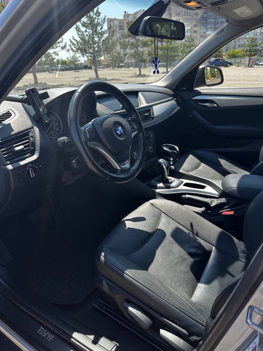 BMW X1 e84 28i 245 л.с.