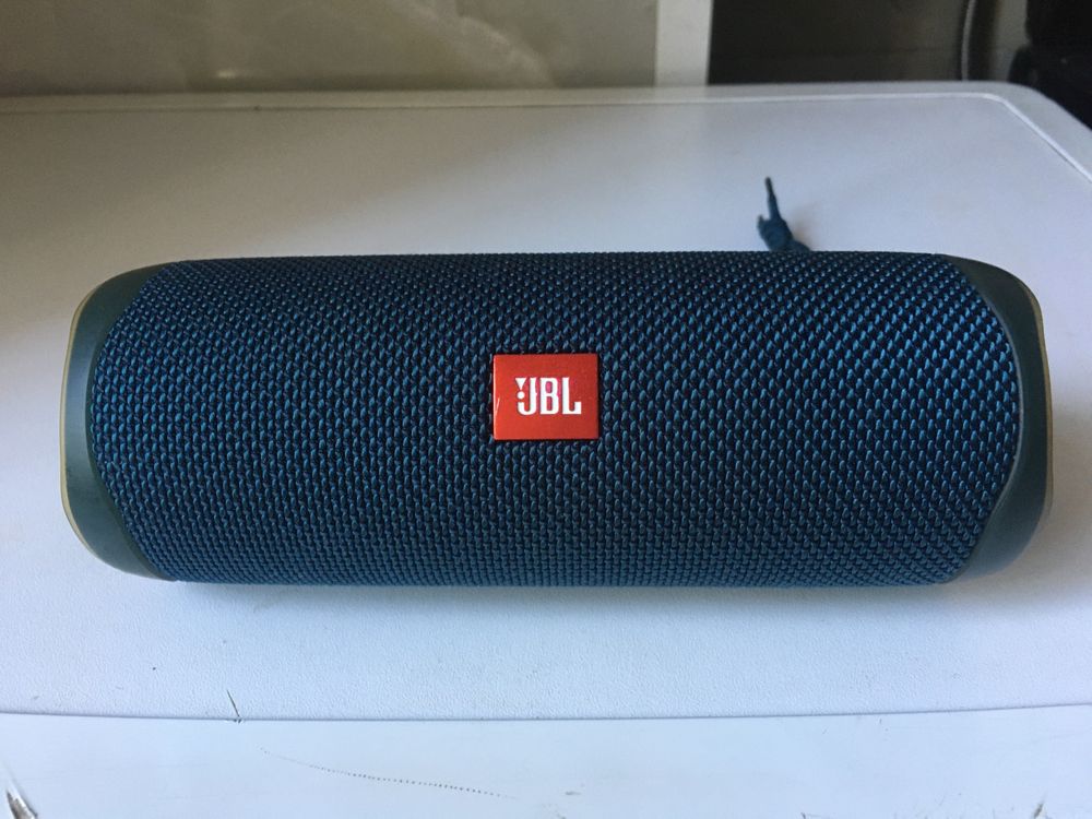 Jbl flip 5 все работает как новая