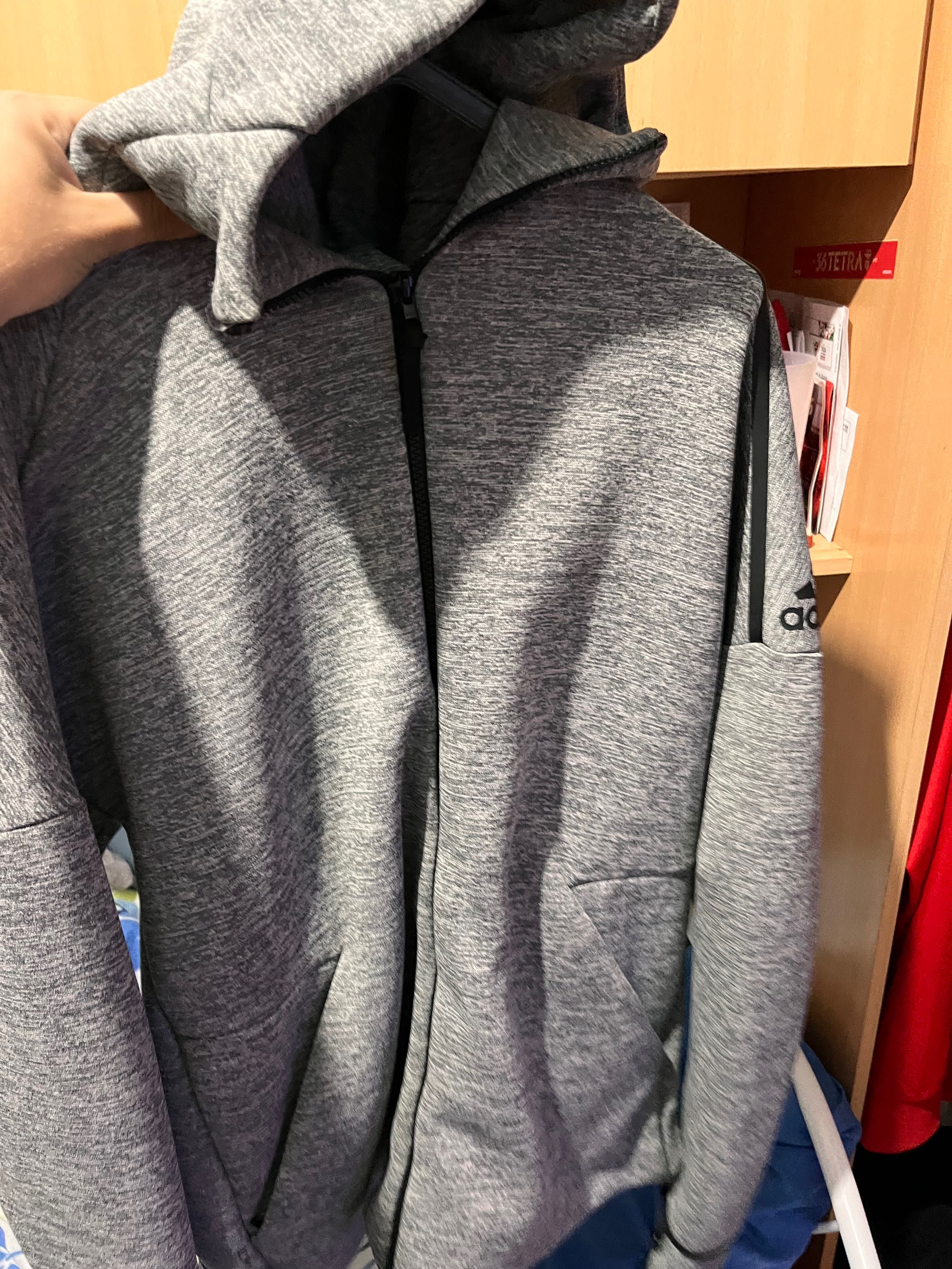 Casaco adidas novo
