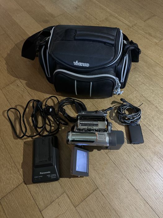 Продам видеокамеру  Panasonic. Отличное состояние. Рабочая