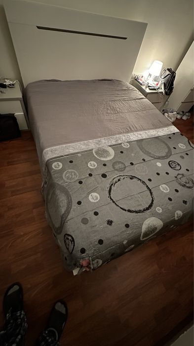 Cama de casal usada com luz led