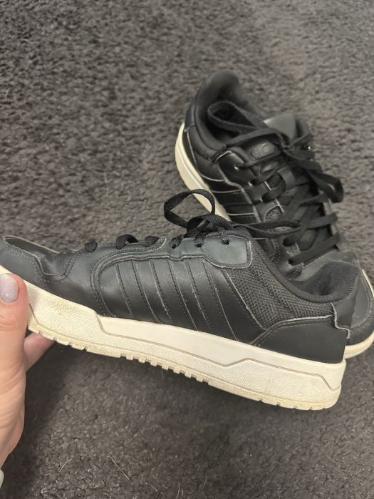 Кроссовки adidas кросівки