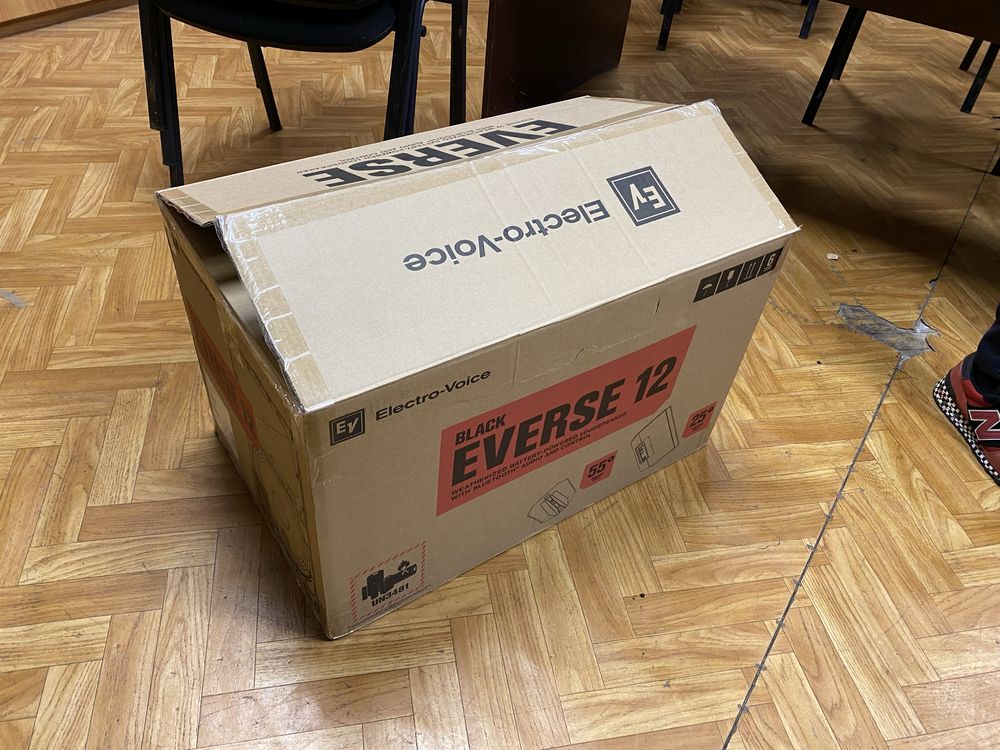 Electro voice EVERSE 8 12 Акумуляторна акустична система