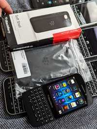 BlackBerry Q5 в Новому стані + Оригінальний чохол Soft Shell