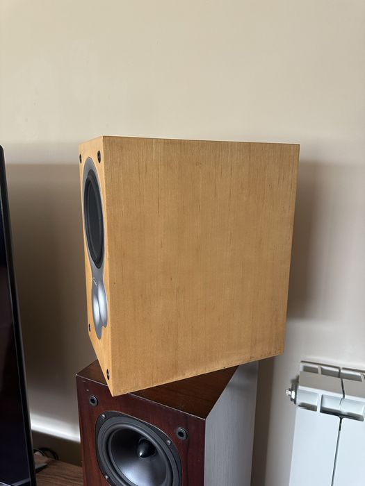 KEF Coda 70 colunas em muito bom estado