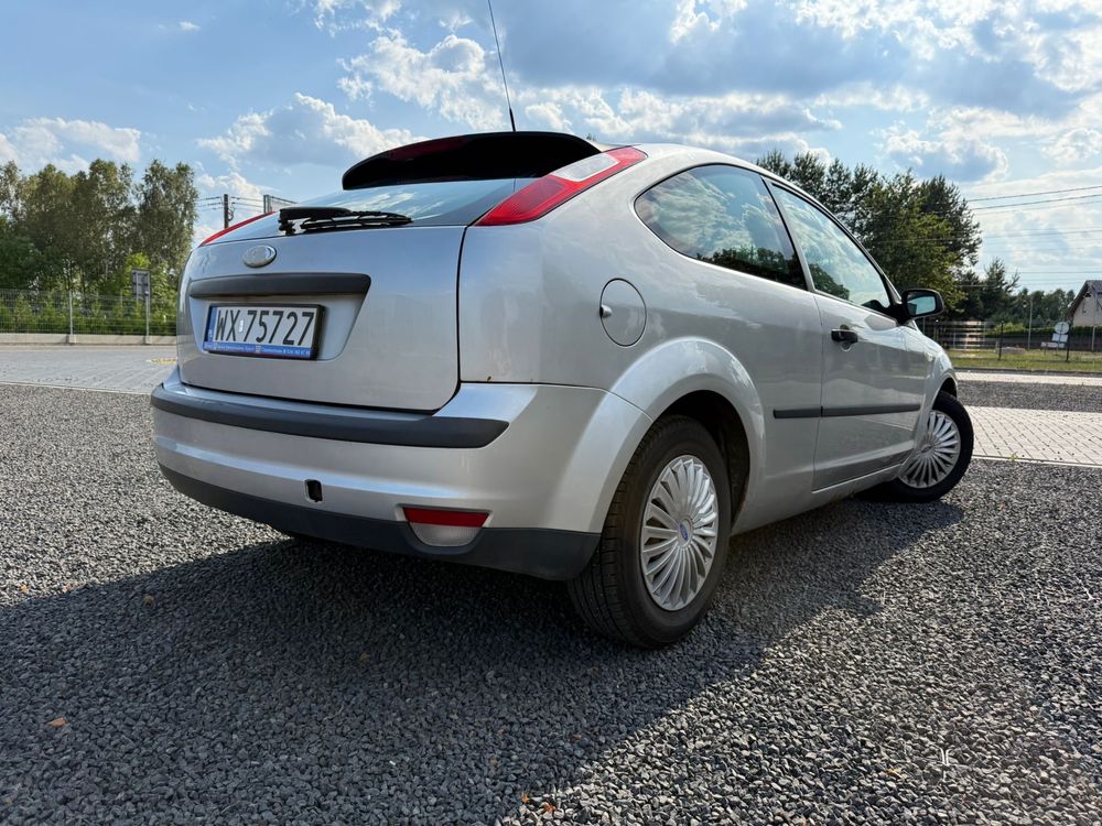 Ford Focus MK2 srebrny