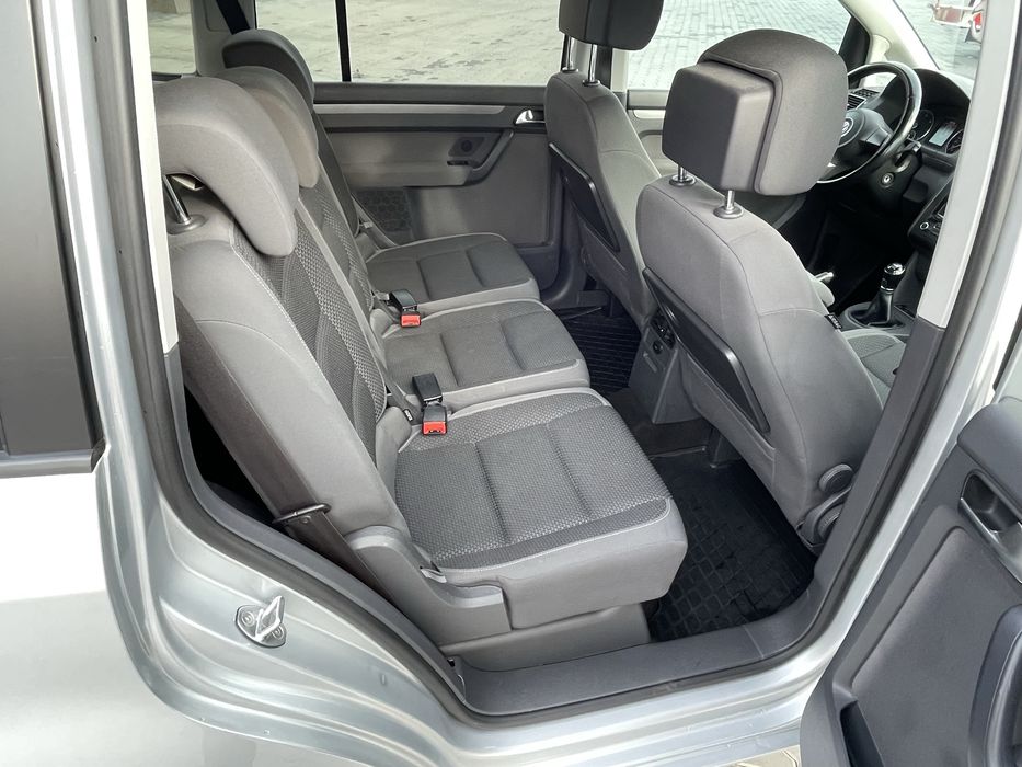 Volkswagen Touran 2.0 tdi 2012 року