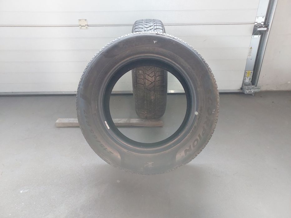 2 opony zimowe Pirelli 215/65/17 99H