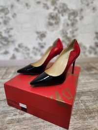 Туфли Christian Louboutin Hot Chick