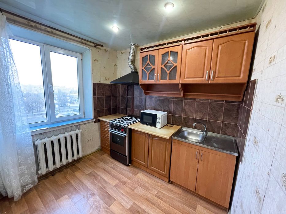 Продам ексклюзивну 3-кім. квартиру Кам’янське, лівий берег 2 мкр.