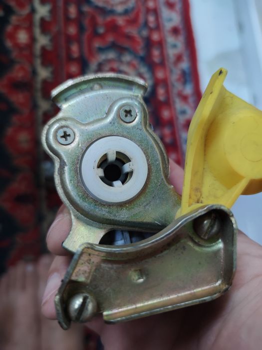 Продам головку соединительную! МАЗ, КАМАЗ! Новые!