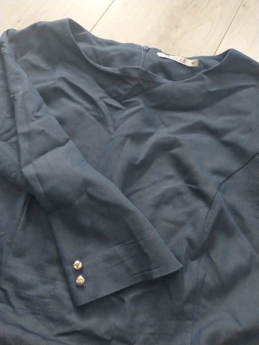 Sukienka quiosque 42 xl z falbanką granatowa