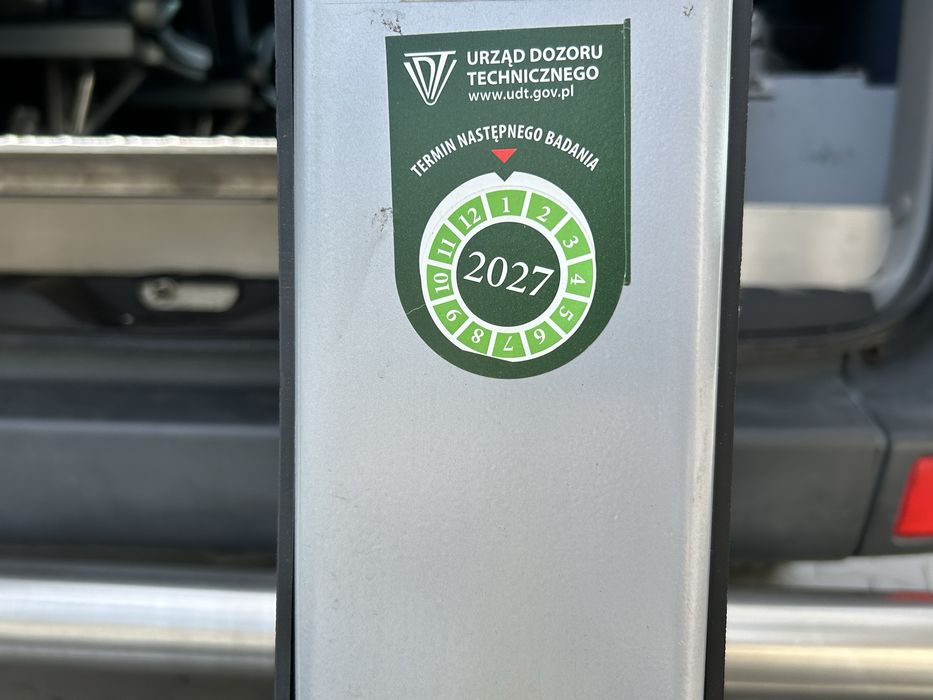 Volkswagen crafter do przewozy osób niepełnosprawnych 9 osobowy, winda