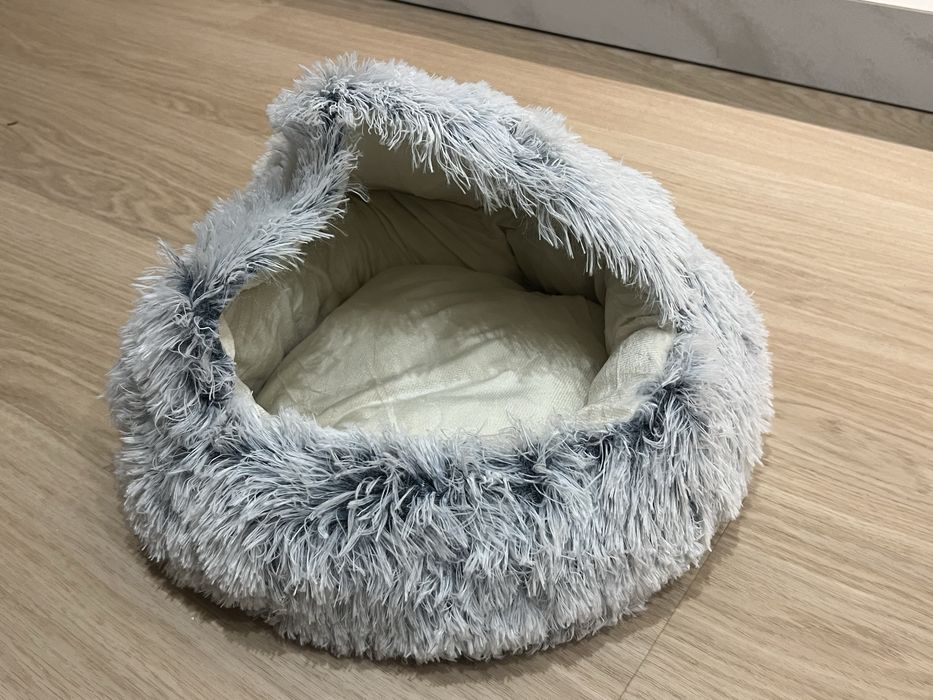 Legowisko dla kota z daszkiem