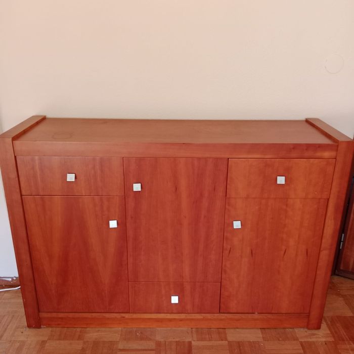 Móveis de sala e mesa de centro