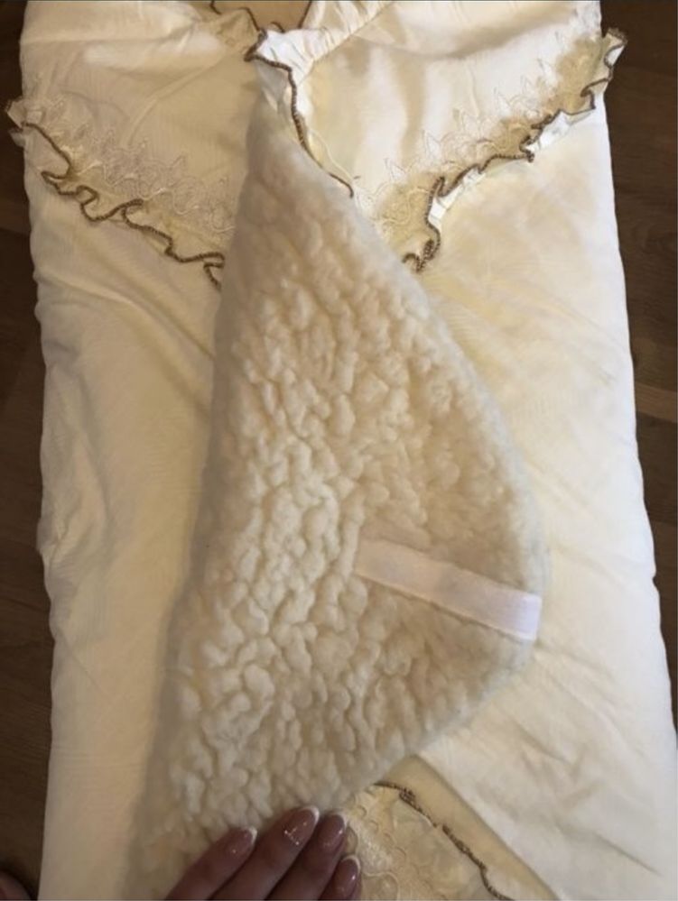 Конверт-одеяло для новорожденного с камнями сваровски на овчине 90*90