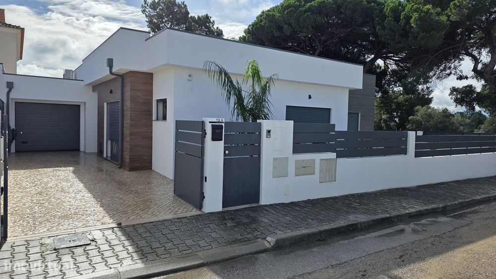 Moradia Isolada T4 em Oleiros