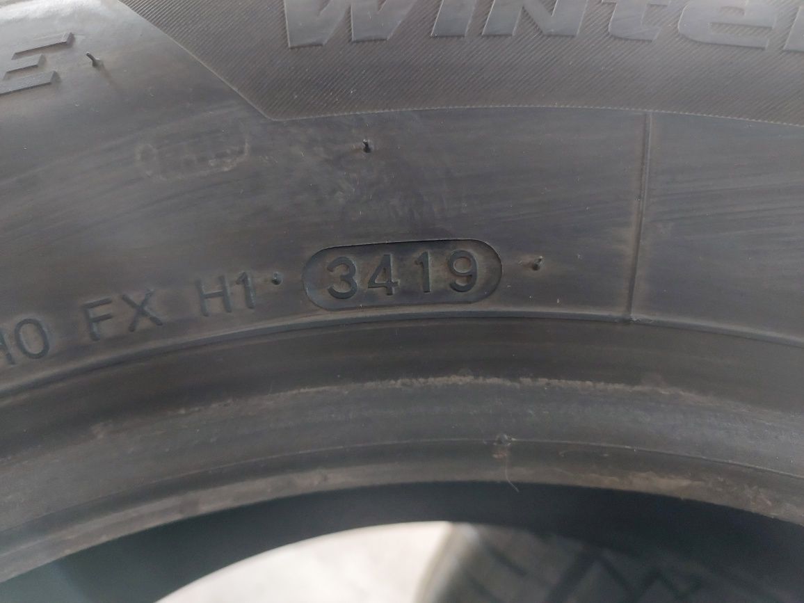 2 opony zimowe Hankook 215/65/17 99V