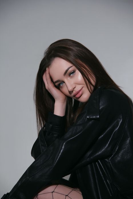 Фотограф Київ (студійний , вуличний , весілля,свята)