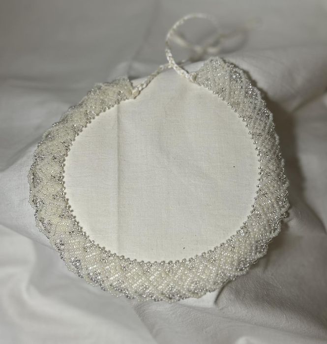 Силянка,  колір молочний