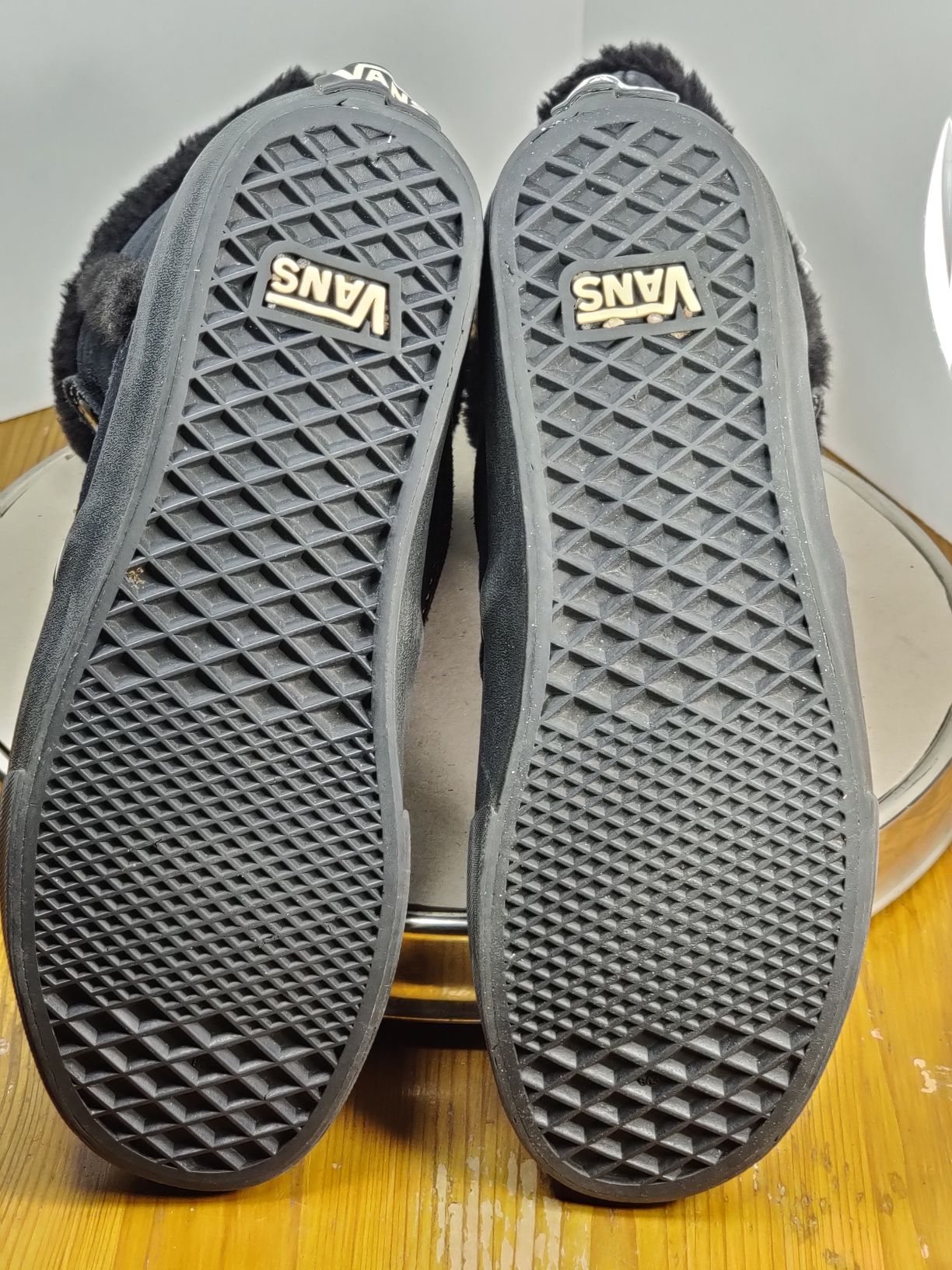 Kozaki buty Vans r. 37
Stan bardzo dob