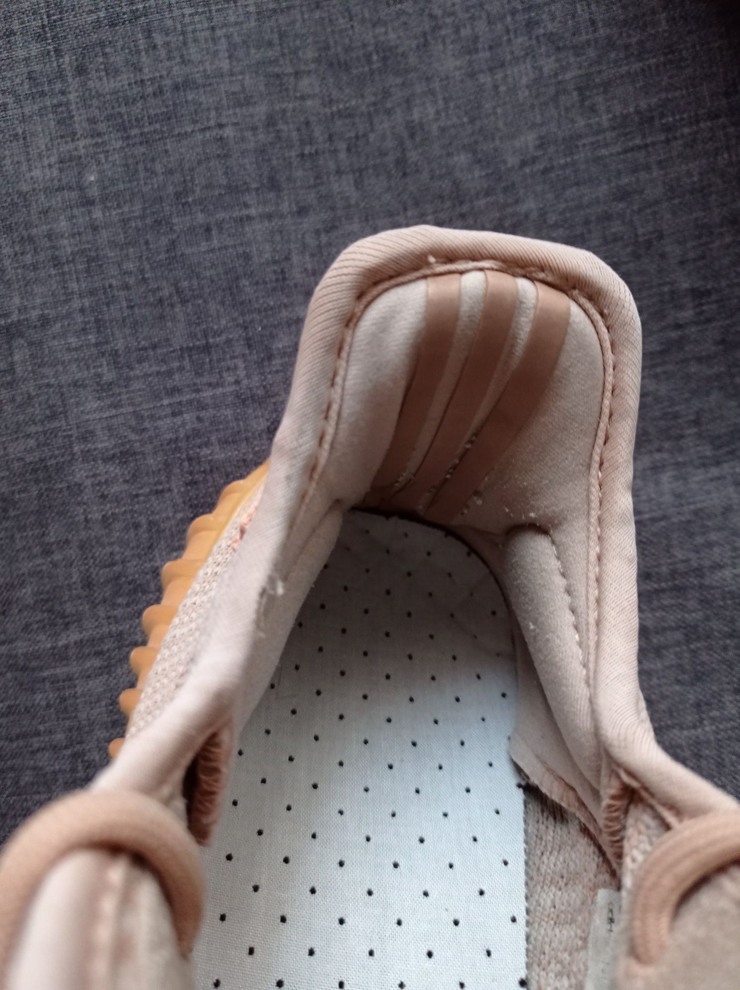 Кросівки Yezee Boost 39 розмір