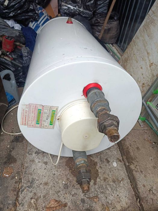 Poziomy bolier do centralnego ogrzewania z wężownicą firmy elekromet