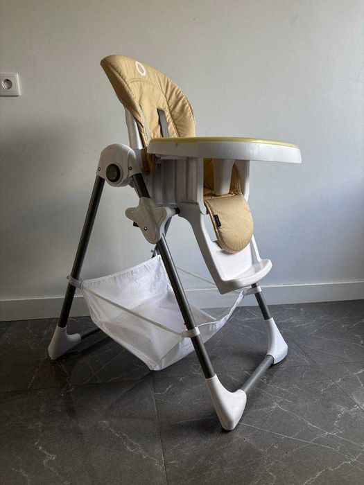 Cadeira alta para bebé – Dobrável e prática