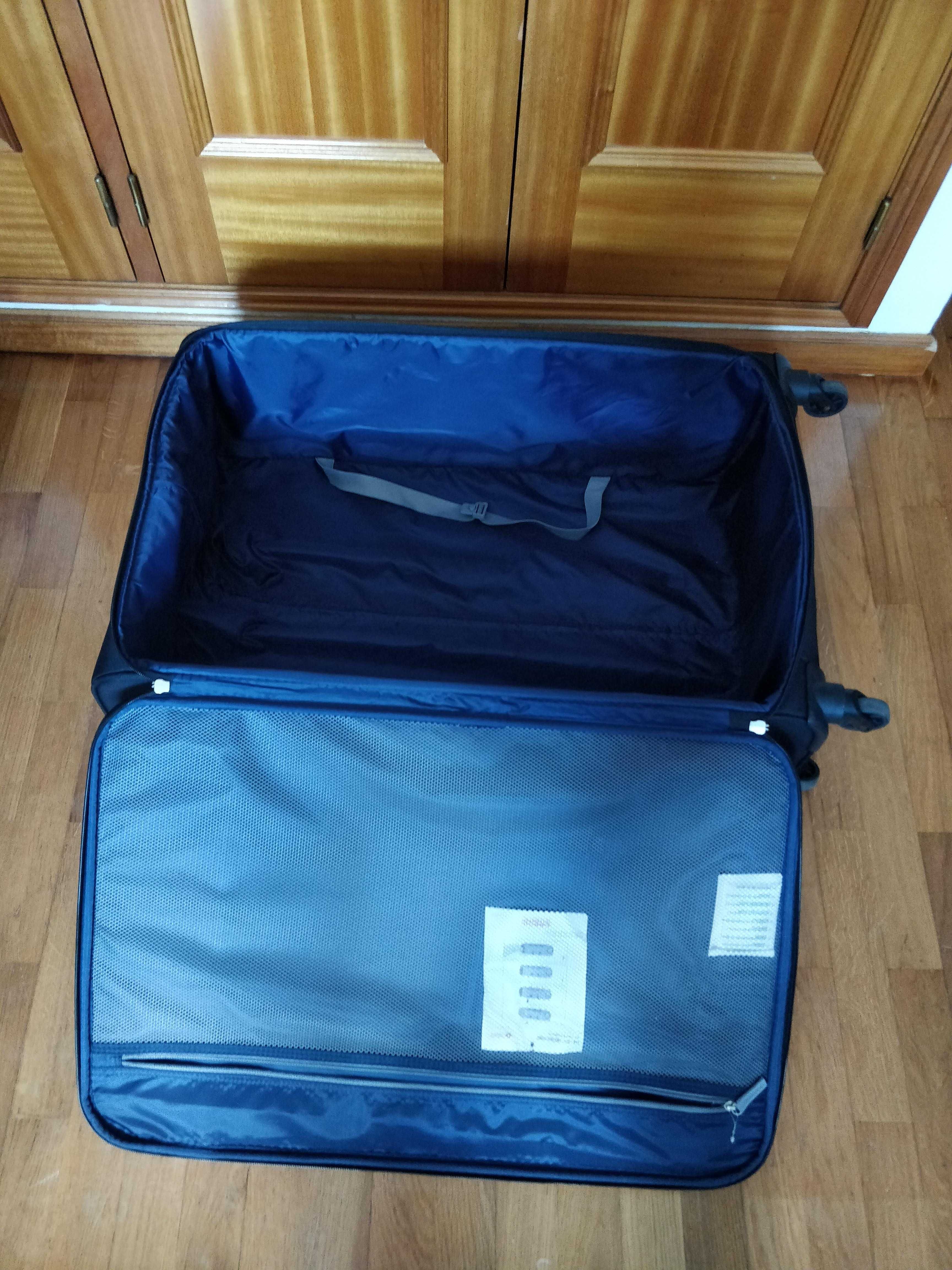 Mala de viagem grande American Tourister (como NOVA)