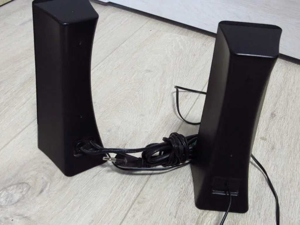 Акустична система Sven 235 Black 2 х 2 Вт колонки