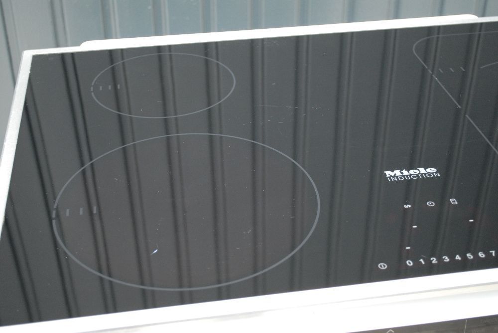 Płyta indukcyjna Miele KM6347, PowerFlex 75,2cm