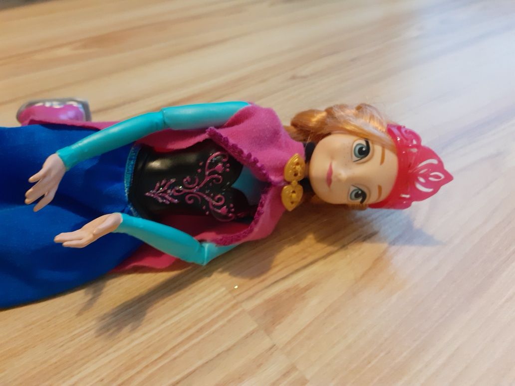 Mattel Disney Kraina Lodu Magiczna Łyżwiarka Anna Lalka