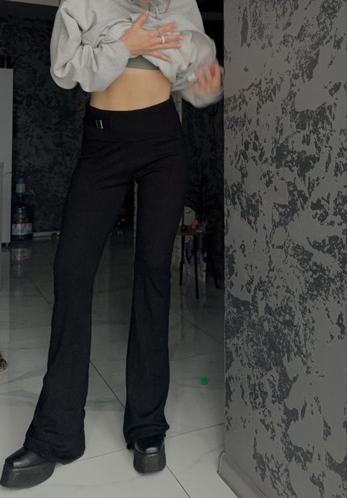 Черные штаны клеш джинсы