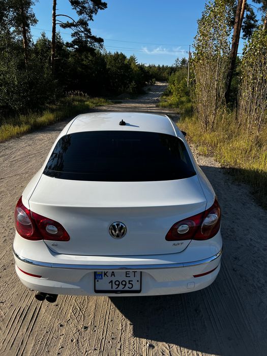 Volkswagen Passat CC 2011