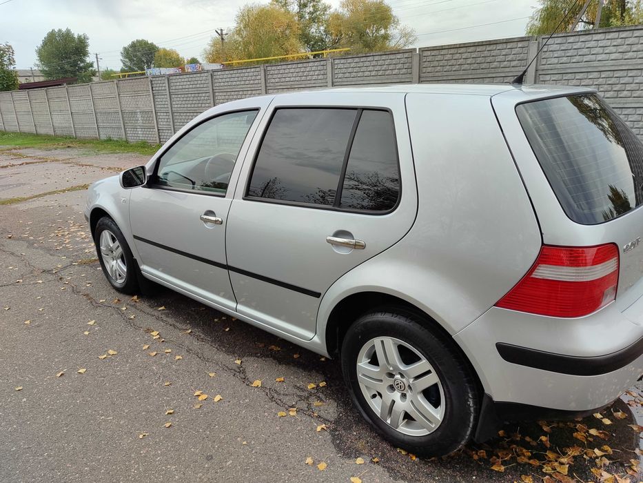 Volkswagen Golf 4 в рідній фарбі/1.6 МПІ/Супер стан