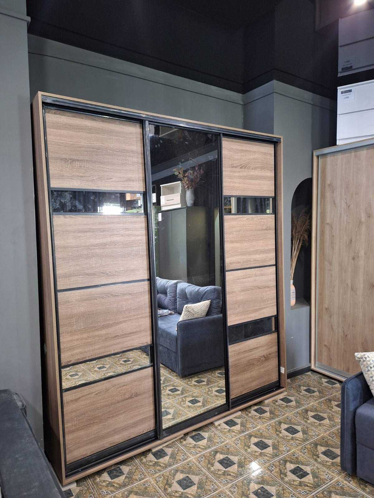 Современный шкаф-купе 210 см —стильный дизайн и  функциональность
