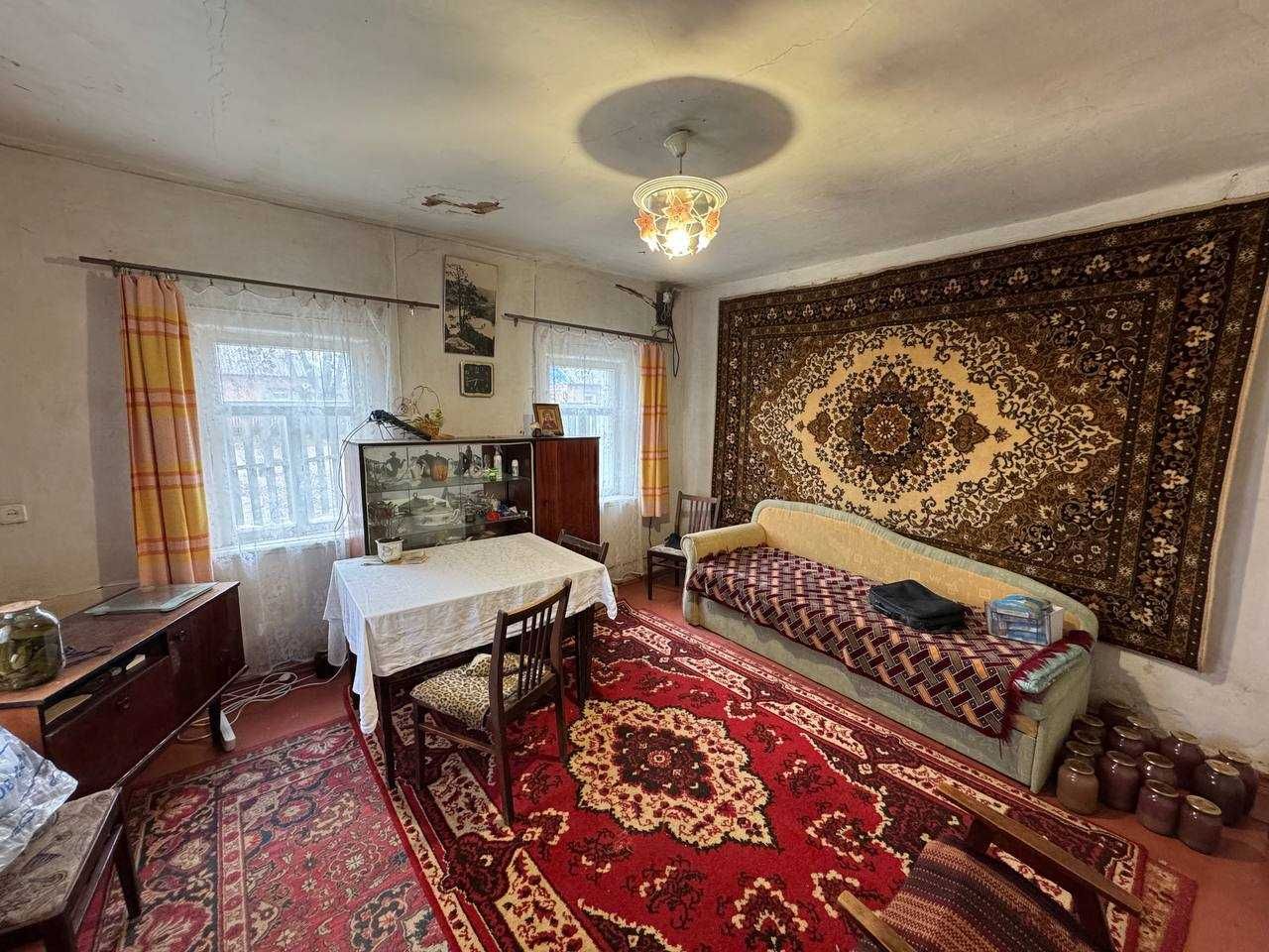 Продаж! Будинок в Подільському районі. 10 хв до центру міста.