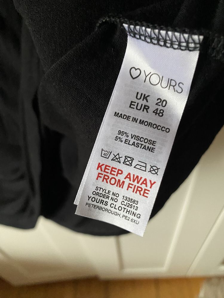 Czarna elastyczna tunika z wiskozy plus size 48 Yours