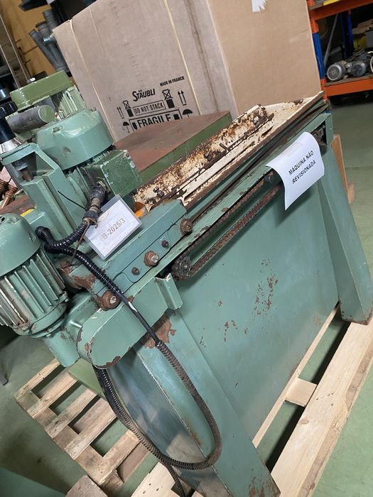 Limador de laminas de garlopa semi automatico Italiana