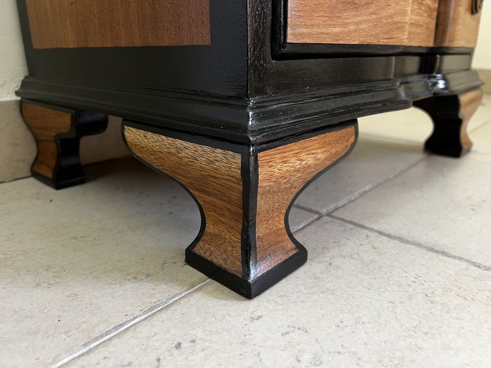 Mesa de cabeceira/ movel gavetas